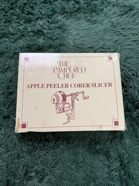 The Pampered Chef Apple Peeler Corer Slicer Manual Crank Clamp Base Vintage